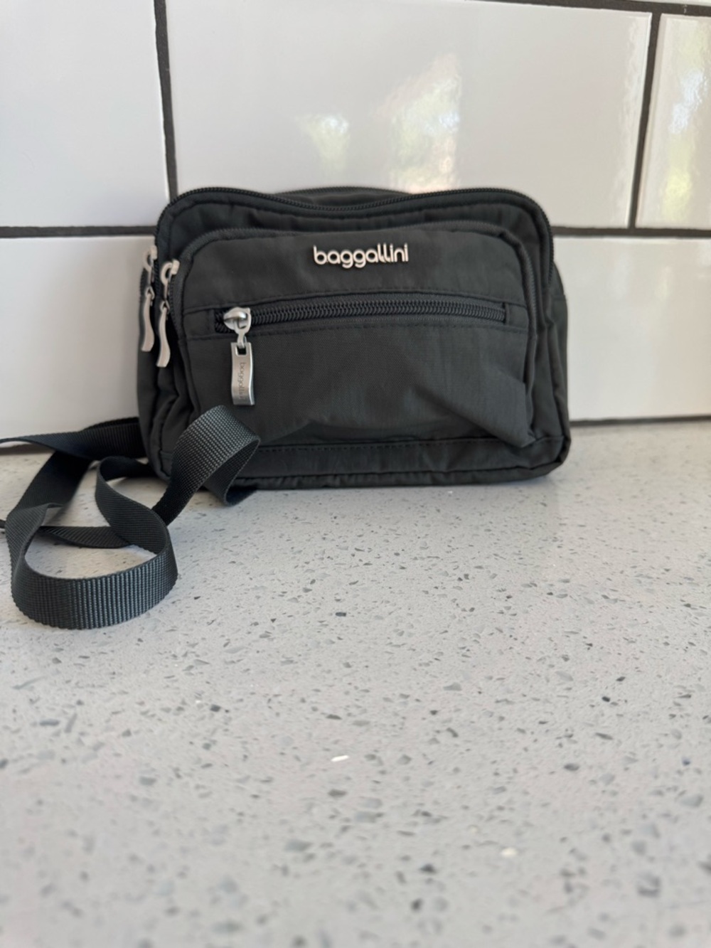 NWOT Baggallini Triple Zip Bagg – Charcoal Crossbody